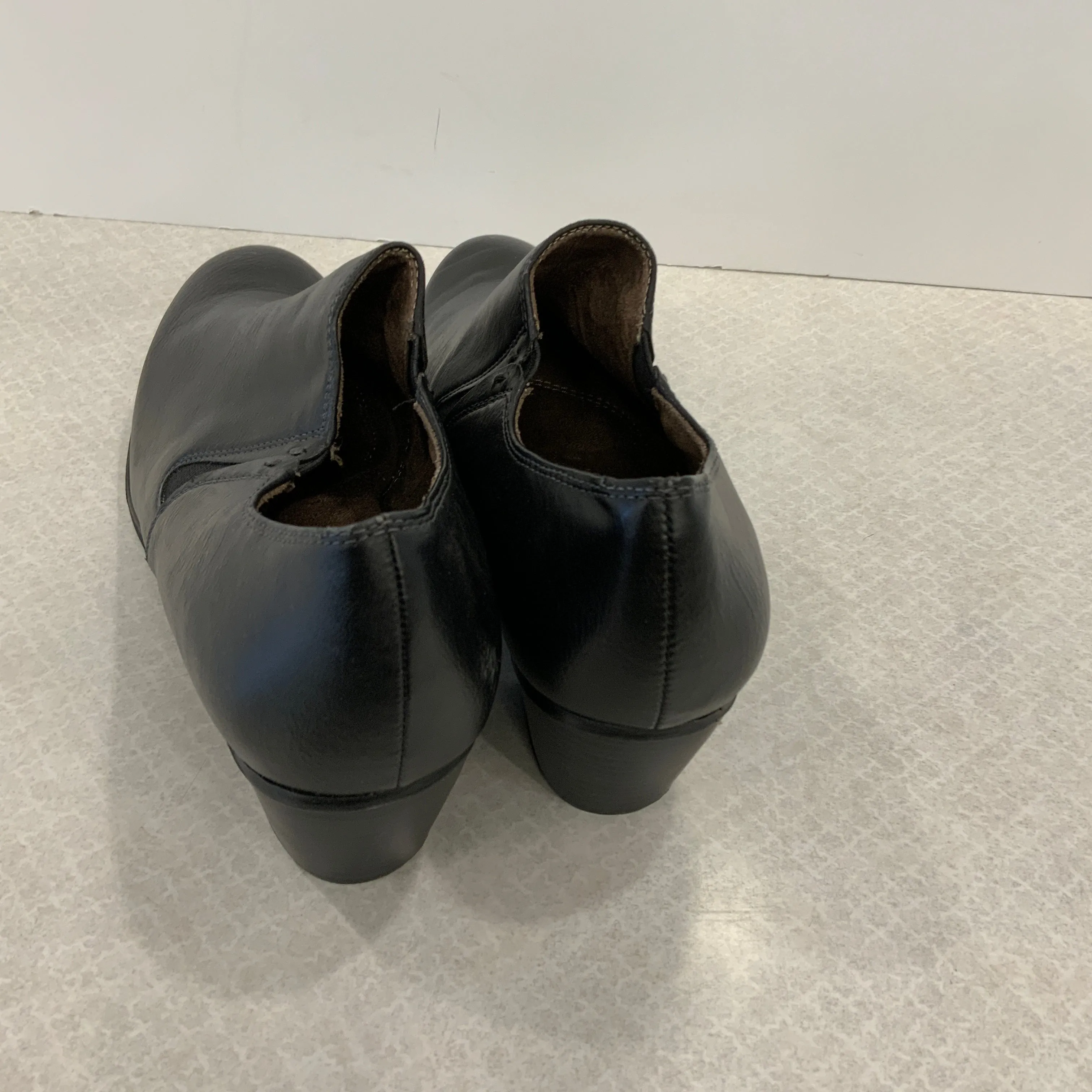 Black Boots Ankle Heels Natural Soul, Size 9.5